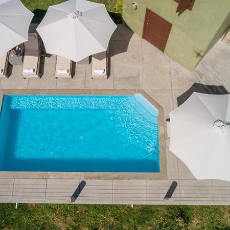 Pagua Bay House - Oceanfront Cabana'S Marigot Εξωτερικό φωτογραφία